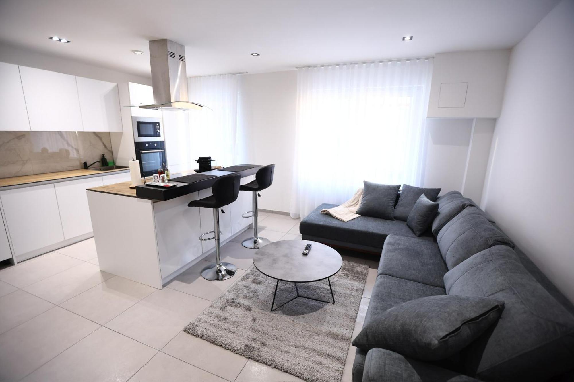 Jam Apartments Κόμπλεντς Εξωτερικό φωτογραφία