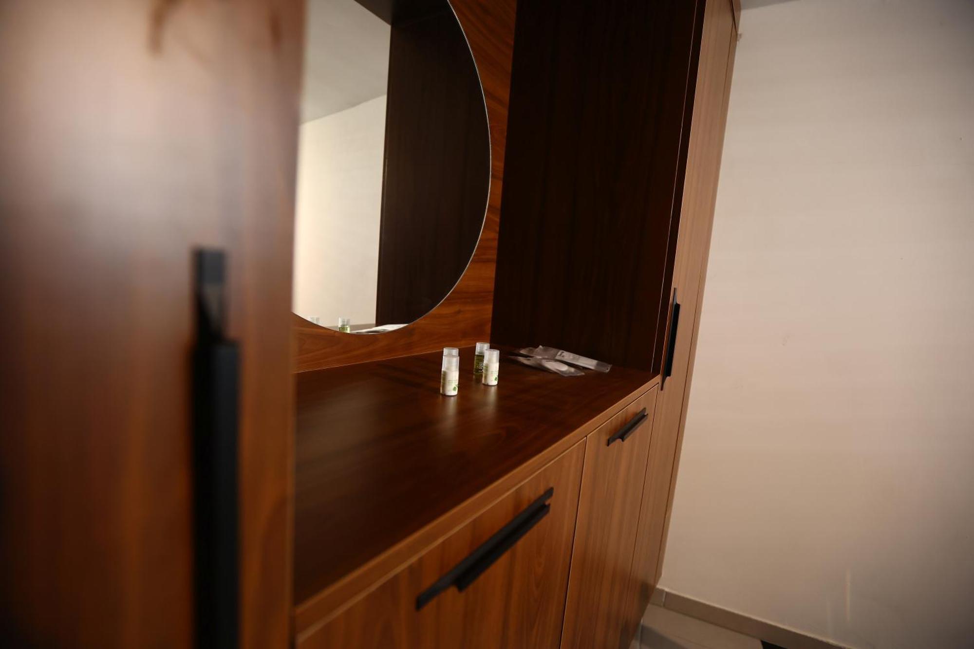 Jam Apartments Κόμπλεντς Εξωτερικό φωτογραφία