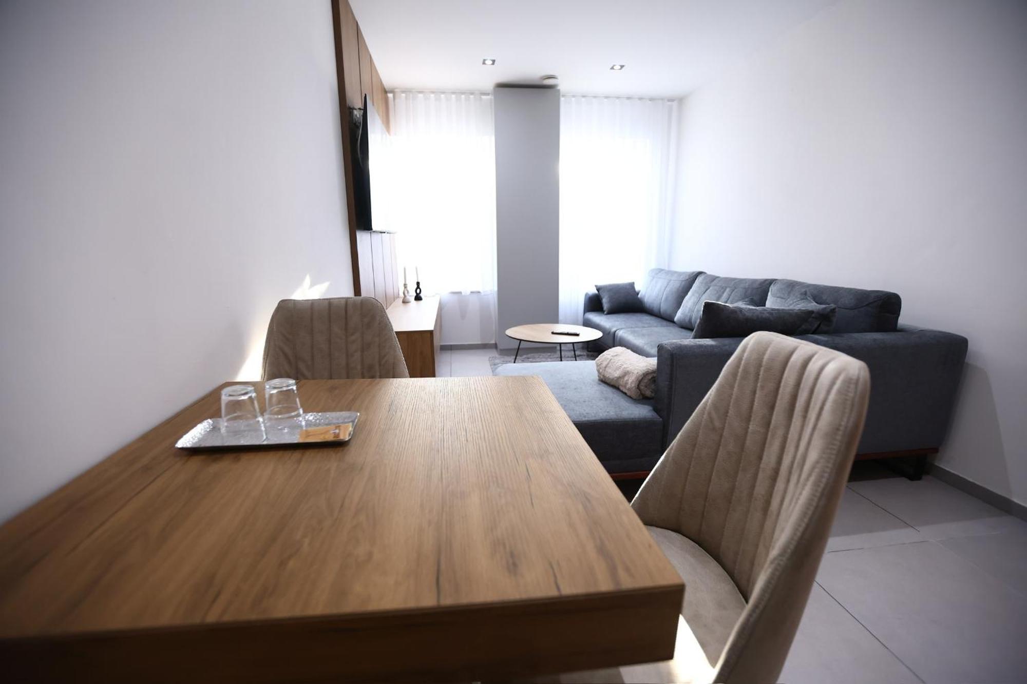 Jam Apartments Κόμπλεντς Εξωτερικό φωτογραφία