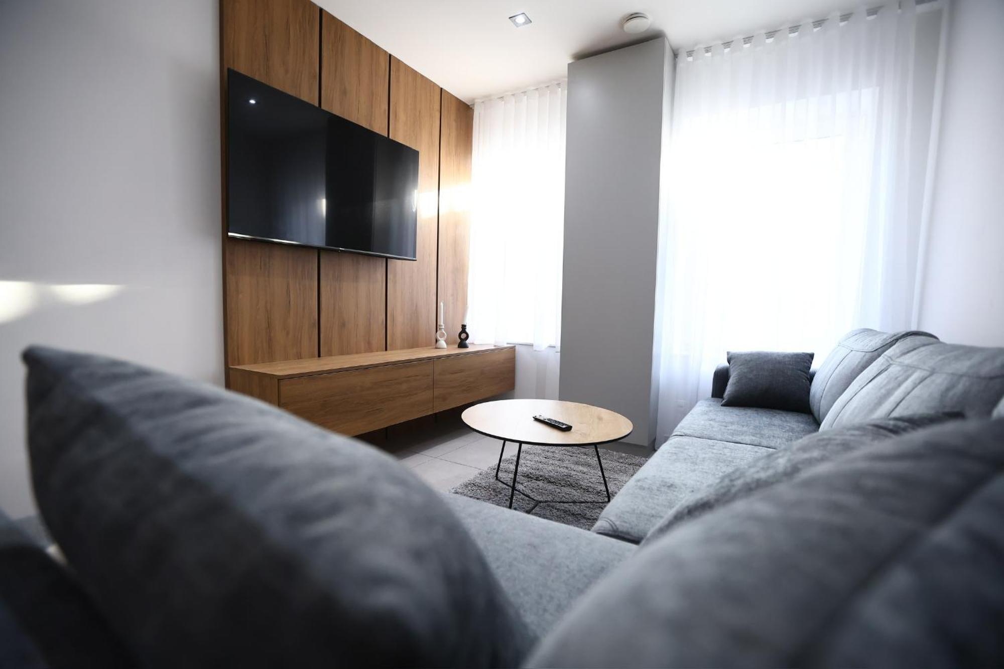 Jam Apartments Κόμπλεντς Εξωτερικό φωτογραφία