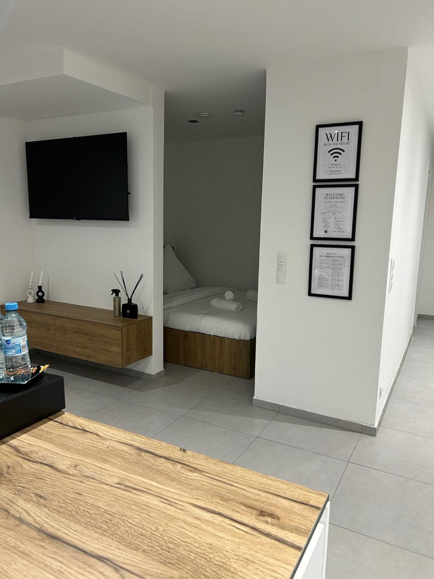 Jam Apartments Κόμπλεντς Εξωτερικό φωτογραφία