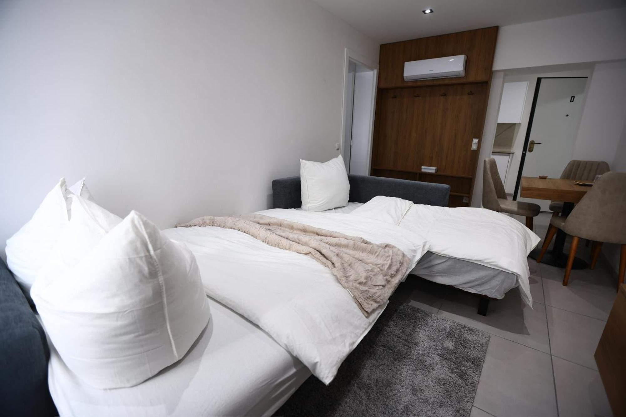 Jam Apartments Κόμπλεντς Εξωτερικό φωτογραφία