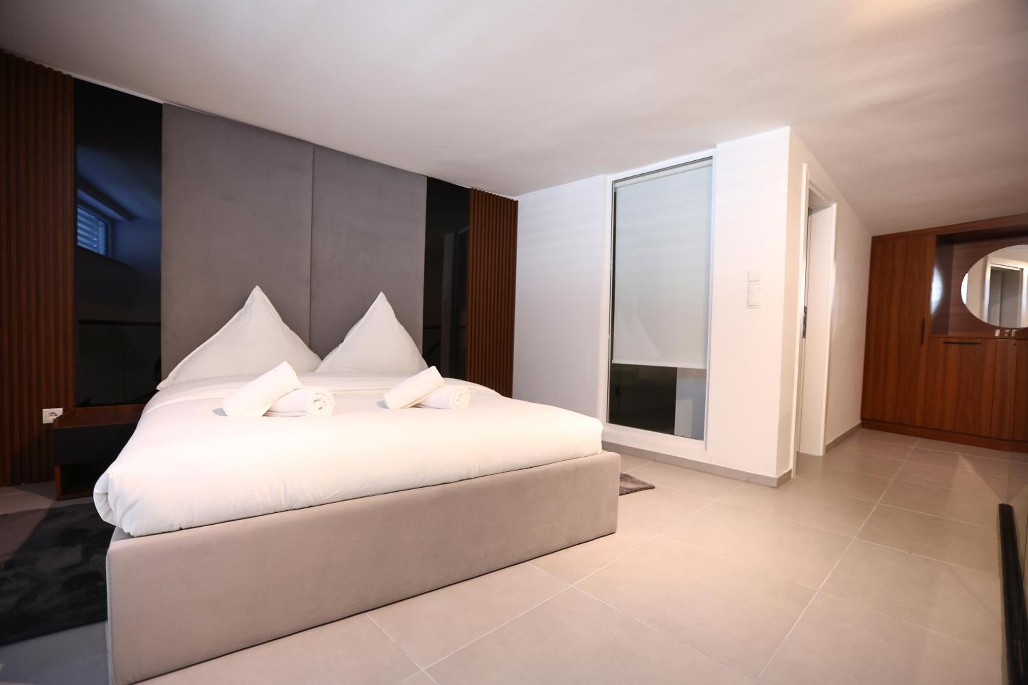 Jam Apartments Κόμπλεντς Εξωτερικό φωτογραφία